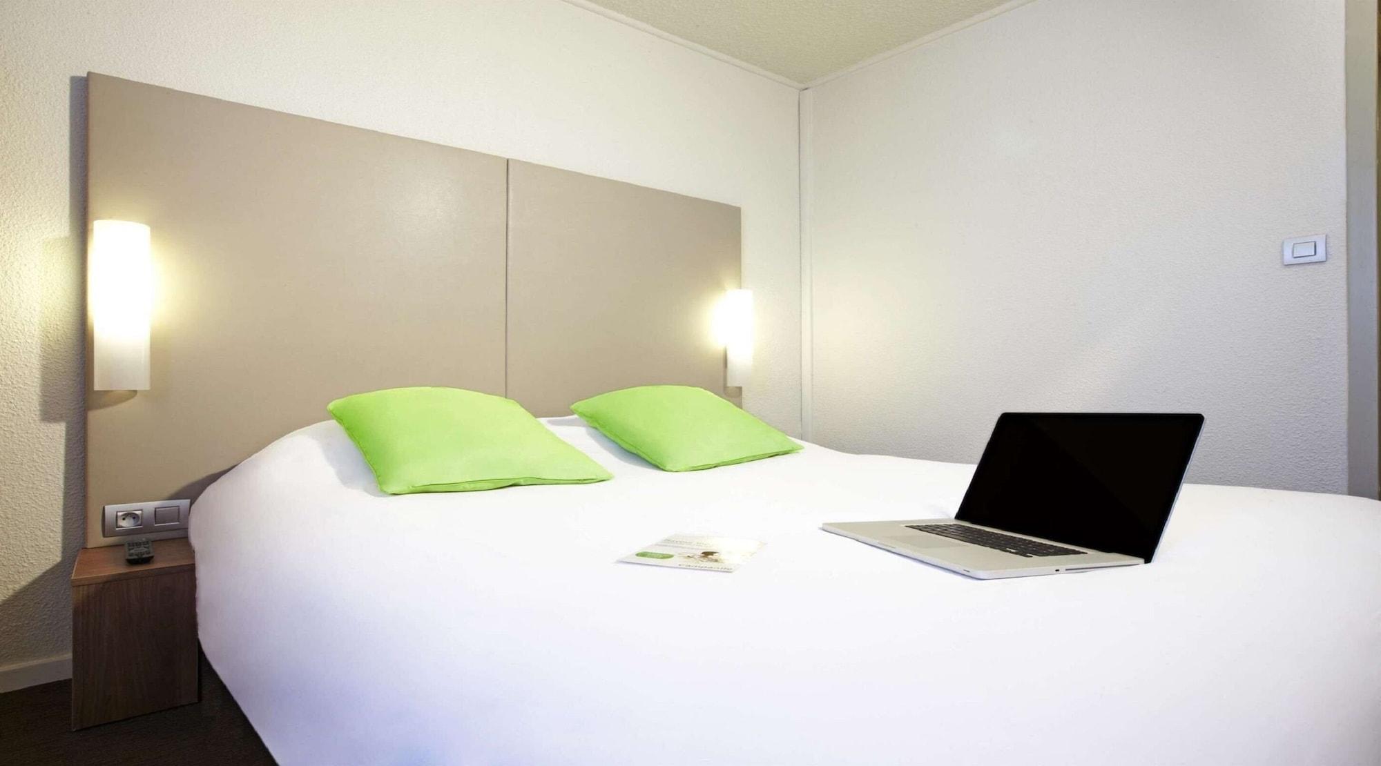 The Originals City Hotel La Verriere-Yvelines Zewnętrze zdjęcie