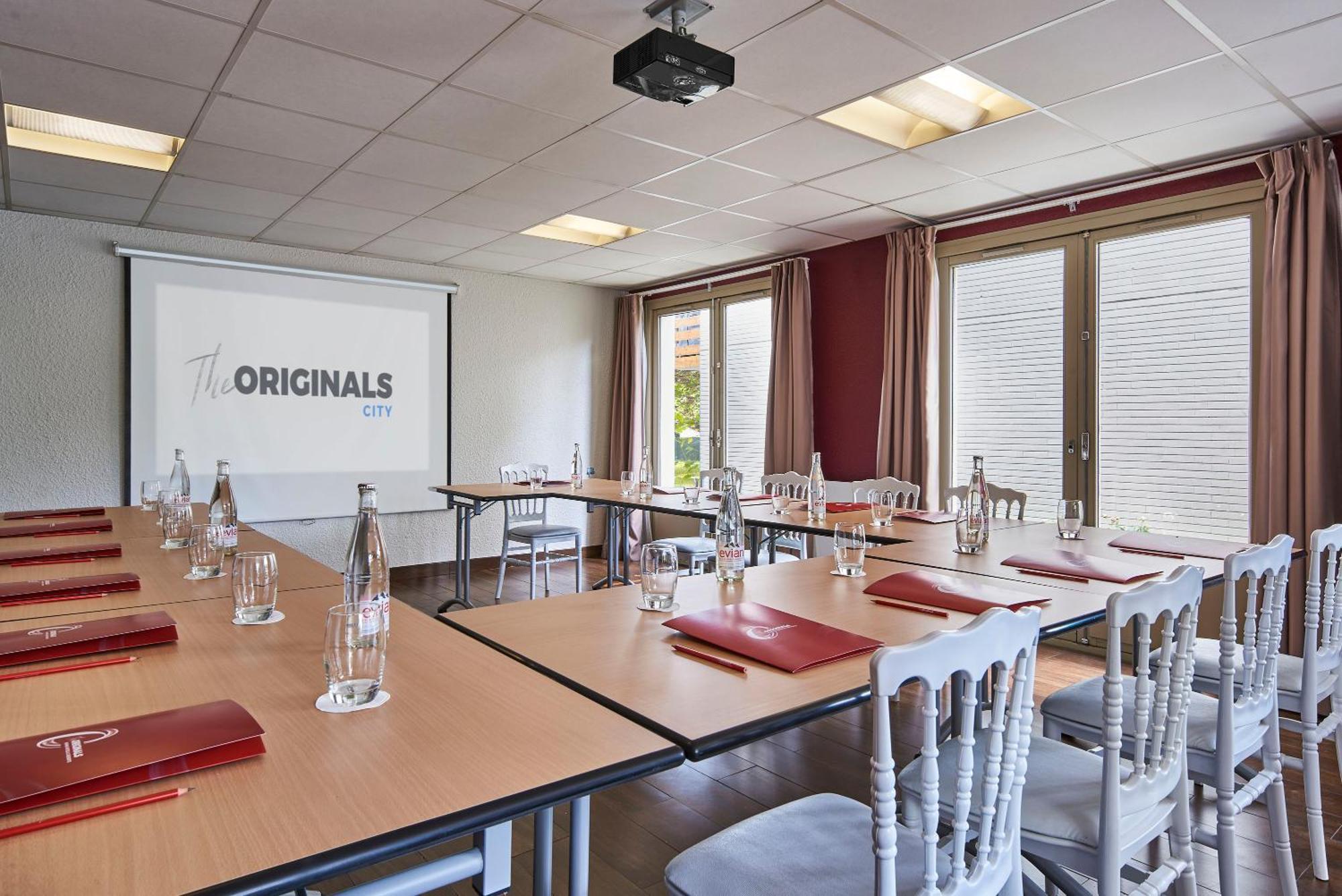 The Originals City Hotel La Verriere-Yvelines Zewnętrze zdjęcie